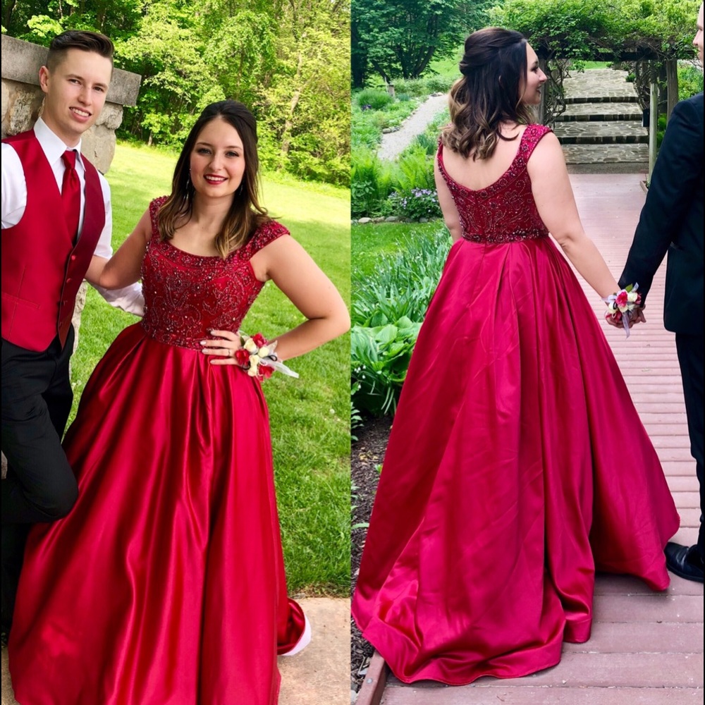 Sherri Hill Prom Dress